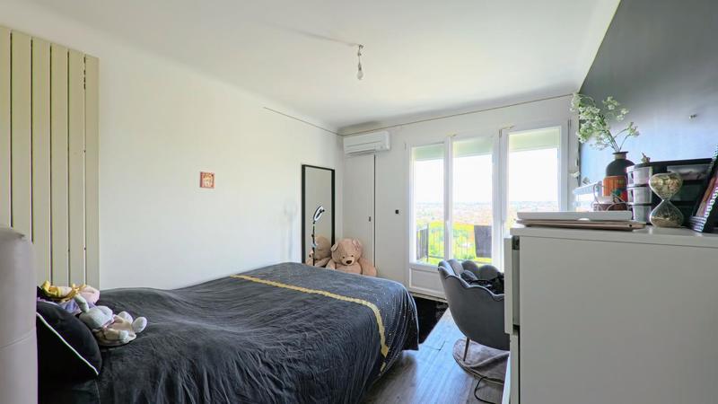 Maison - 215 m² - 9 pièces