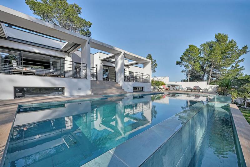 Demeure - 400 m² - 11 pièces