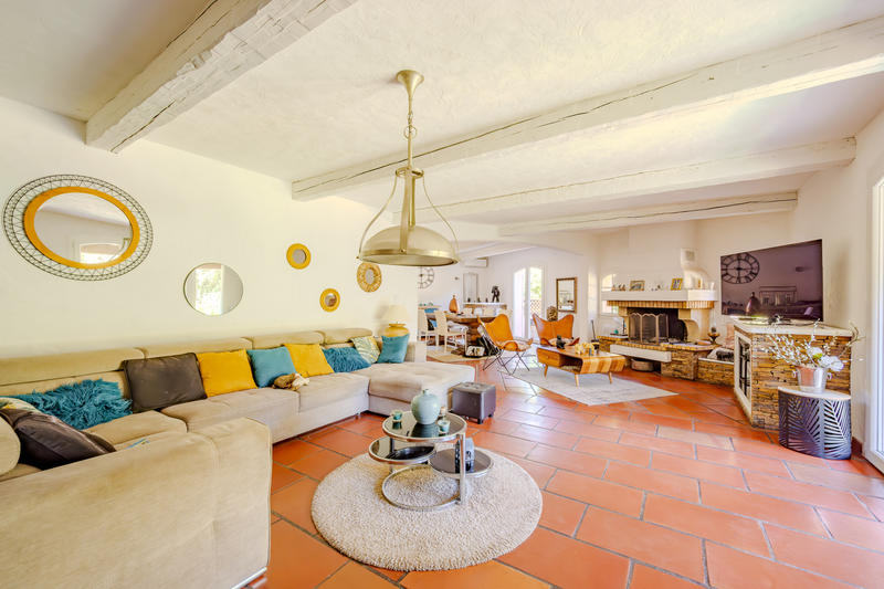 Propriété - 185 m² - 5 pièces