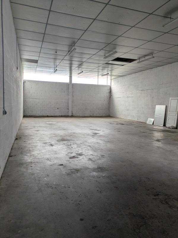 Bureau - 200 m² - 2 pièces