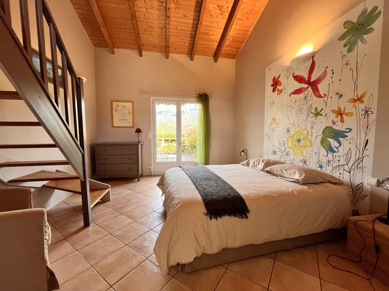 Maison - 260 m² - 8 pièces