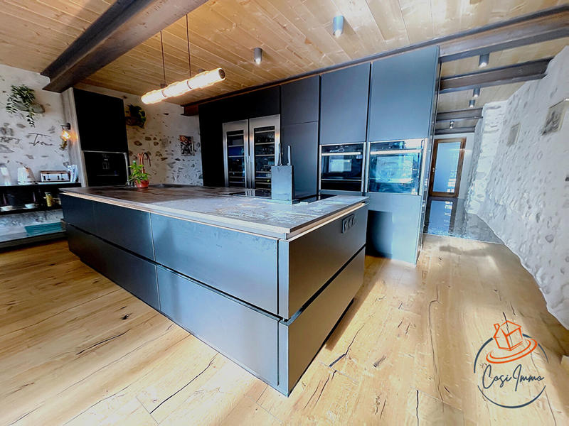 Maison - 203 m² - 7 pièces