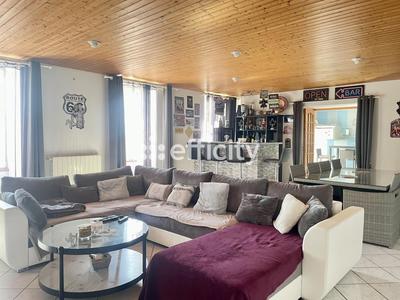 Maison - 245 m² - 10 pièces