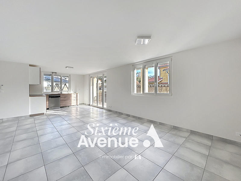 Appartement - 90 m² - 4 pièces