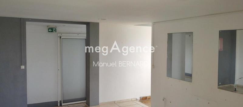 Local commercial - 72 m² - 6 pièces