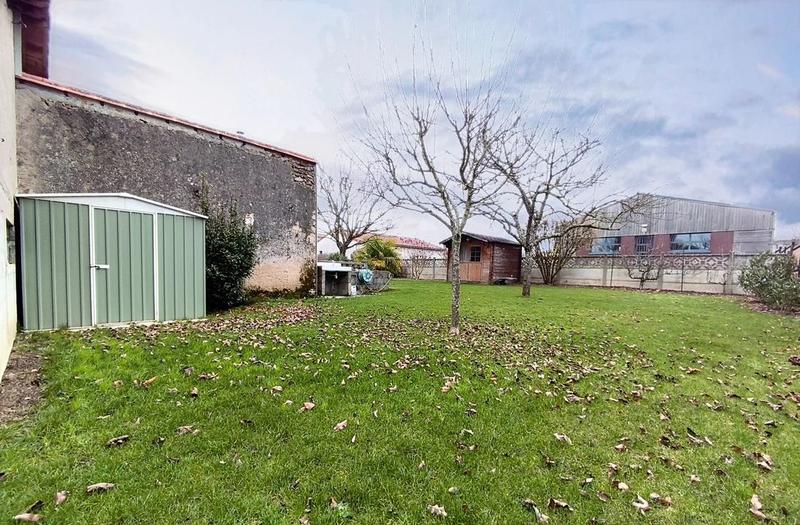 Maison - 229 m² - 9 pièces