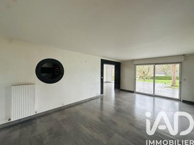 Maison - 180 m² - 8 pièces