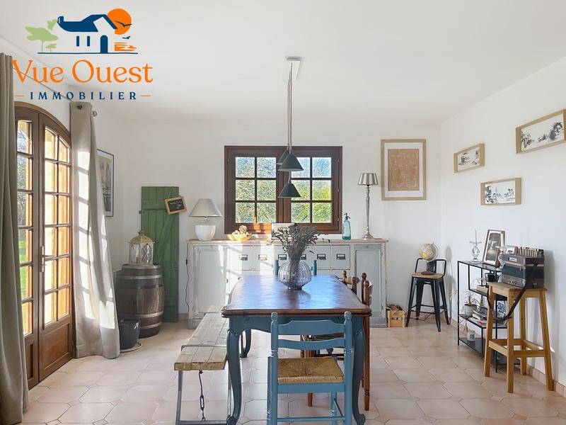 Maison traditionnelle - 147 m² - 8 pièces