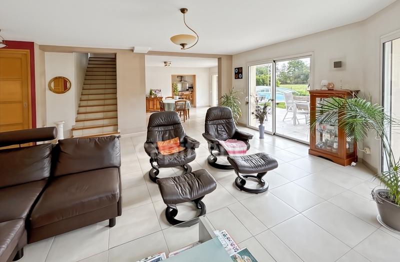 Maison - 214 m² - 7 pièces