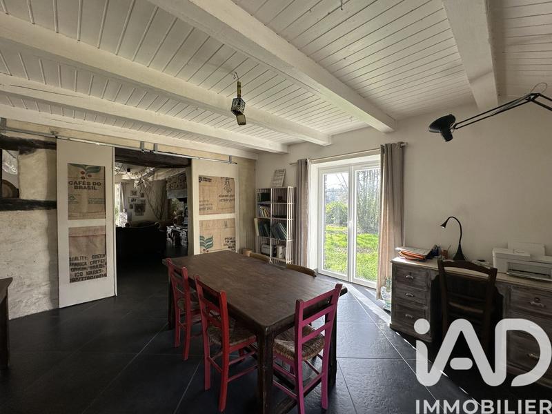 Maison - 210 m² - 8 pièces