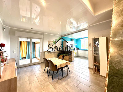 Maison - 90 m² - 5 pièces