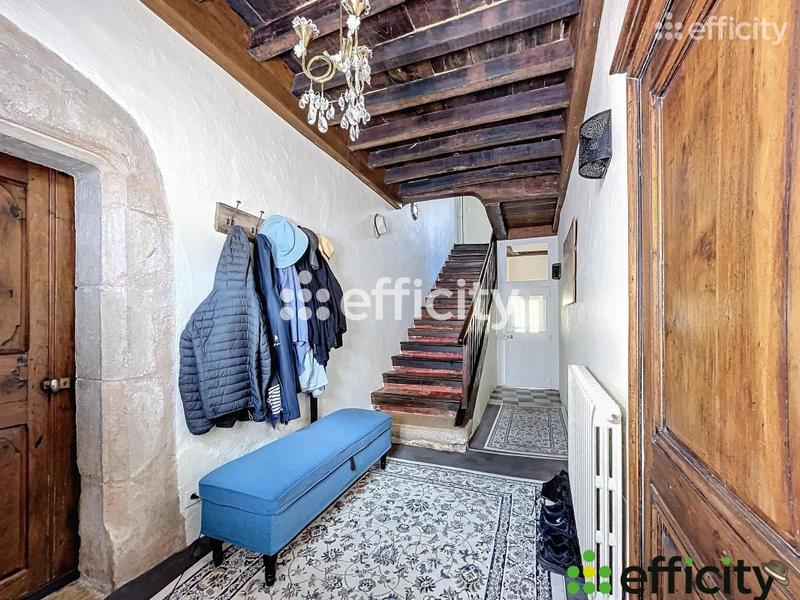 Maison - 220 m² - 9 pièces