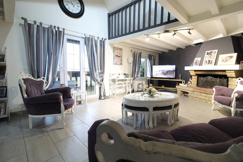 Maison - 180 m² - 7 pièces