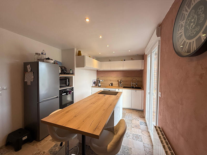 Maison - 1 294 m² - 5 pièces