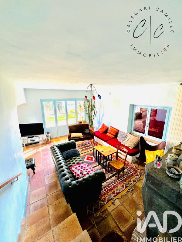 Maison - 265 m² - 10 pièces