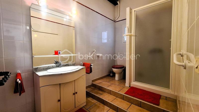 Demeure - 299 m² - 9 pièces