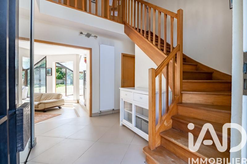 Maison - 214 m² - 9 pièces