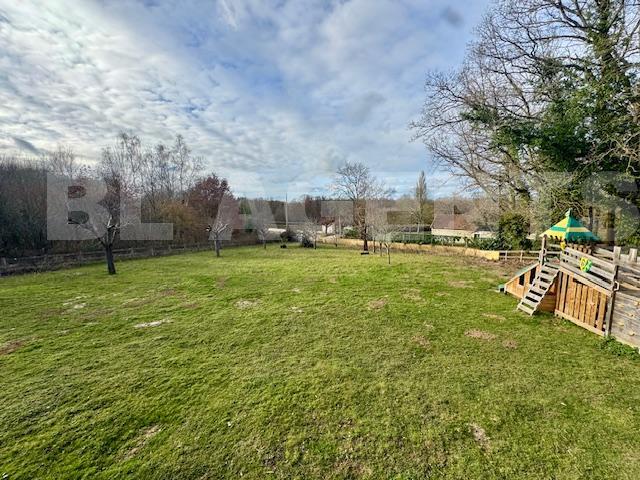 Maison - 205 m² - 6 pièces