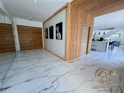 Maison contemporaine - 304 m² - 6 pièces