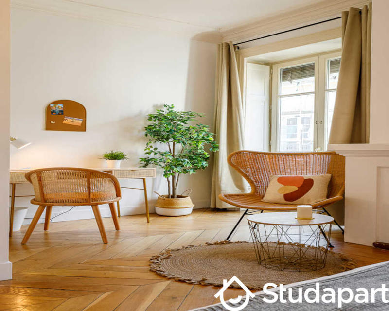 Chambre - 120 m² - 1 pièce