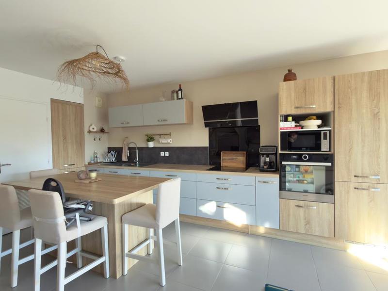 Maison - 102 m² - 4 pièces