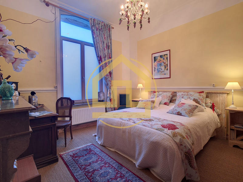 Maison - 430 m² - 13 pièces