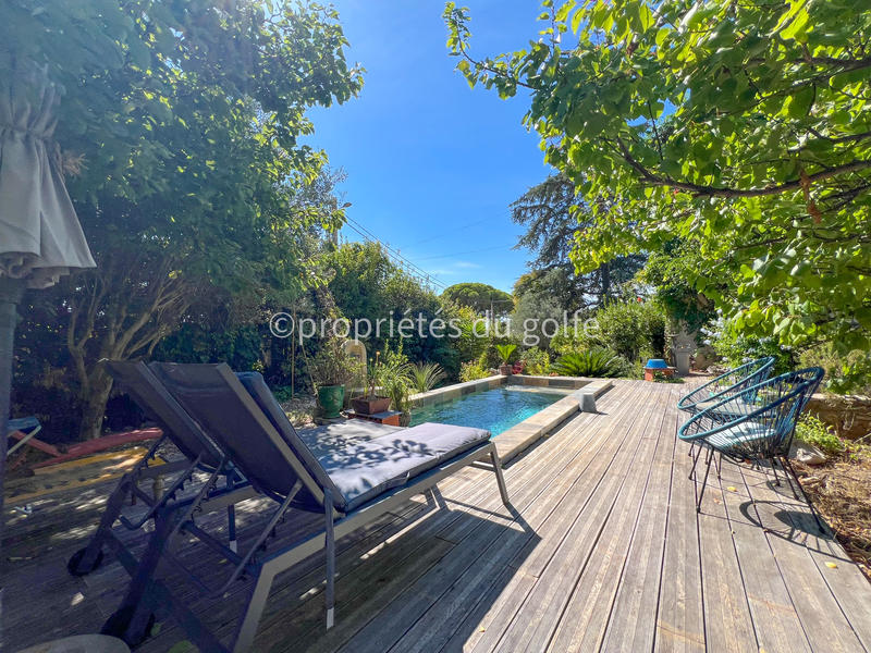 Maison - 207 m² - 7 pièces