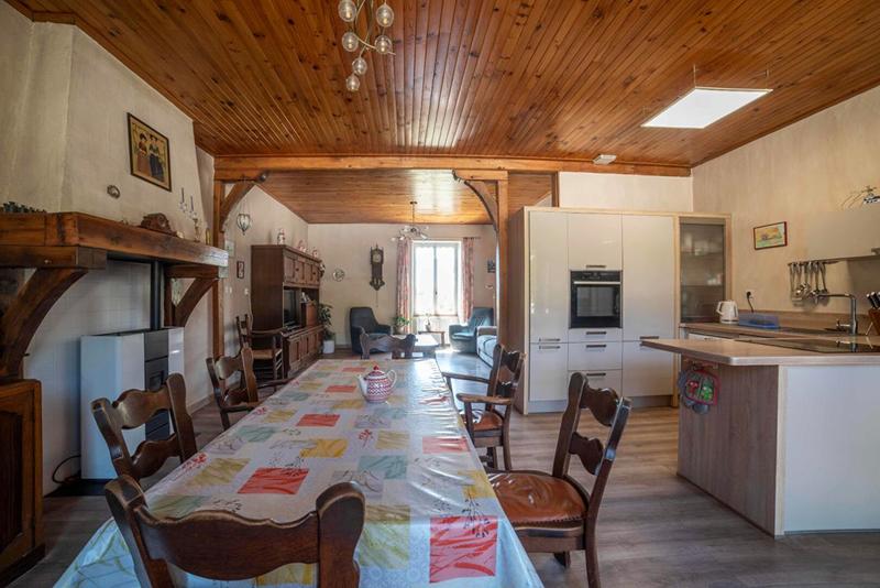 Maison - 235 m² - 8 pièces