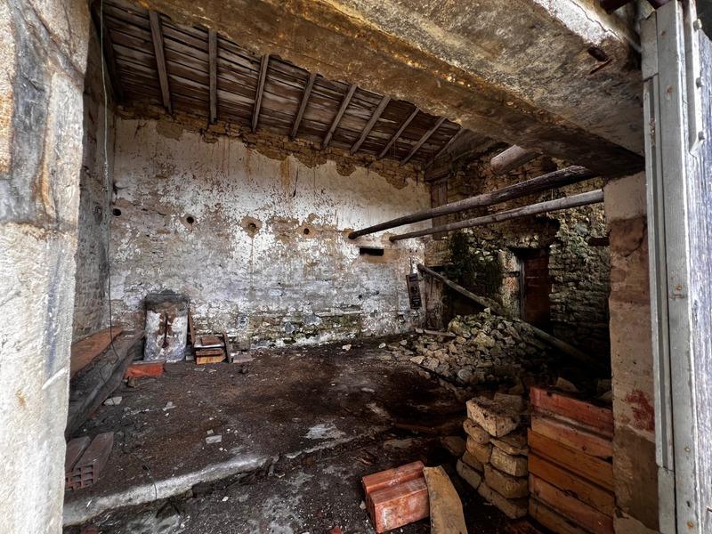 Grange - 170 m² - 1 pièce