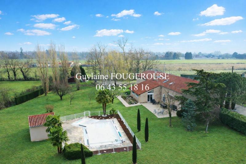 Maison - 325 m² - 13 pièces