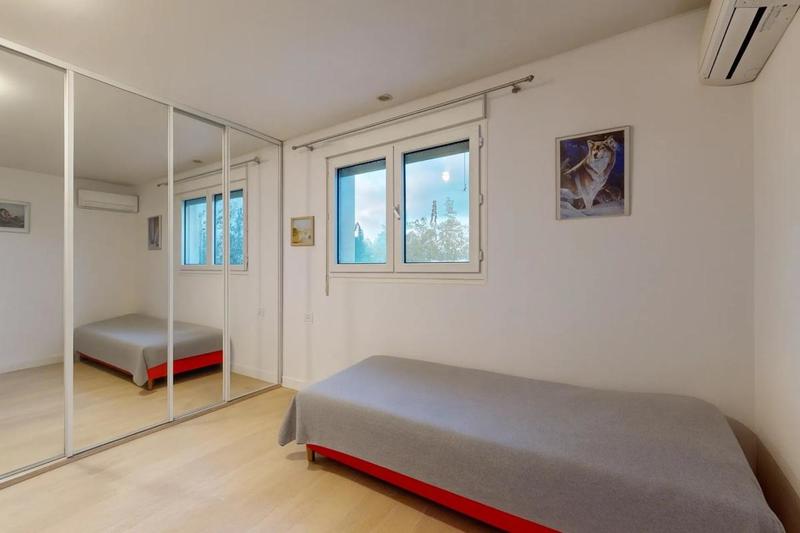 Maison - 273 m² - 8 pièces