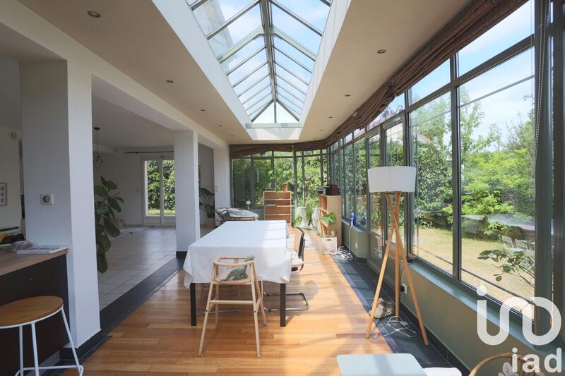 Maison - 186 m² - 8 pièces