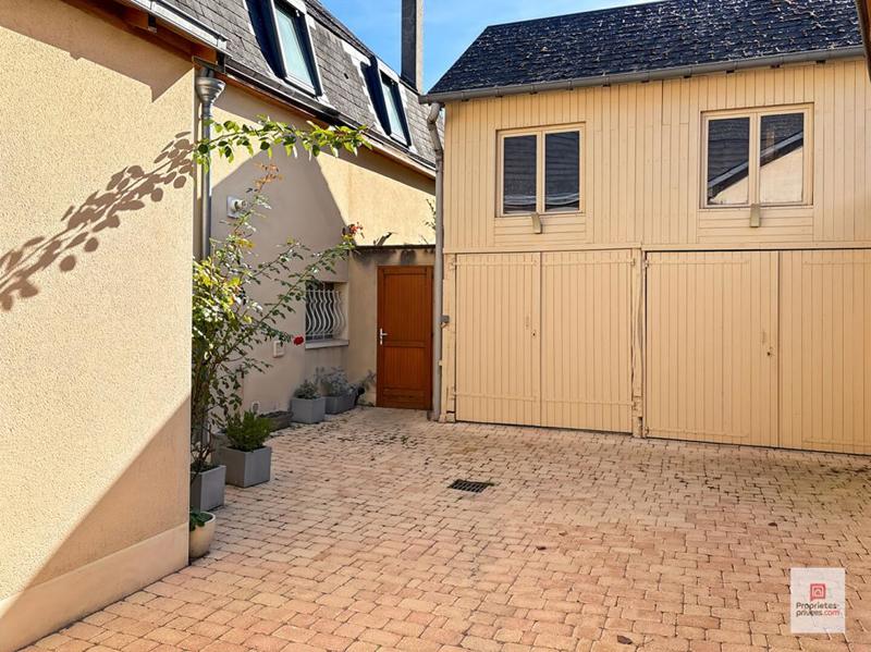 Maison - 244 m² - 10 pièces