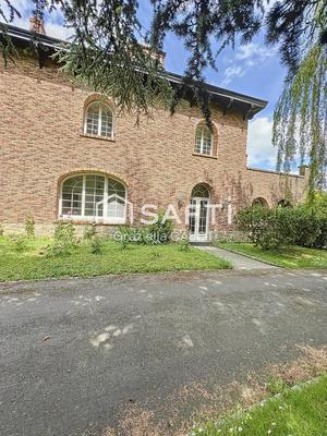 Maison de maîtres - 352 m² - 8 pièces