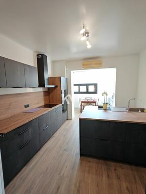 Maison - 183 m² - 6 pièces