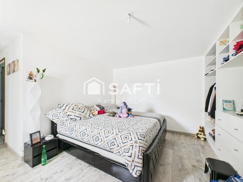 Maison - 240 m² - 7 pièces