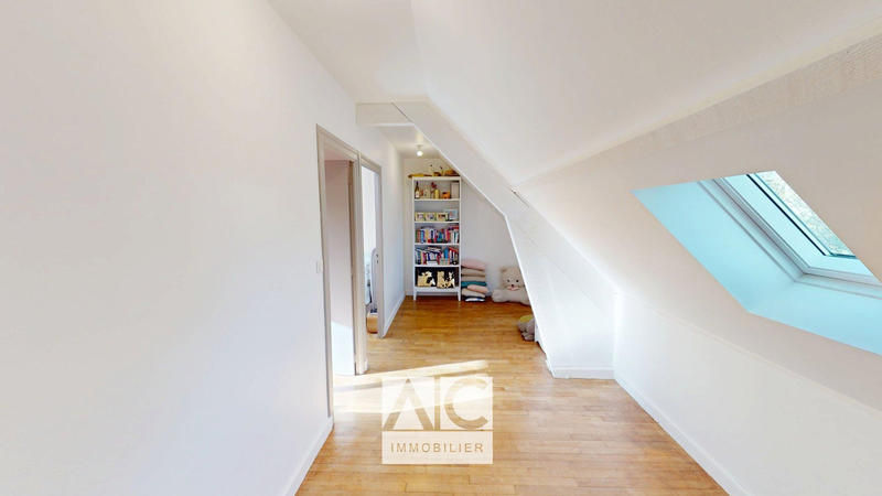 Maison - 157 m² - 7 pièces