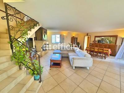 Pavillon - 160 m² - 5 pièces