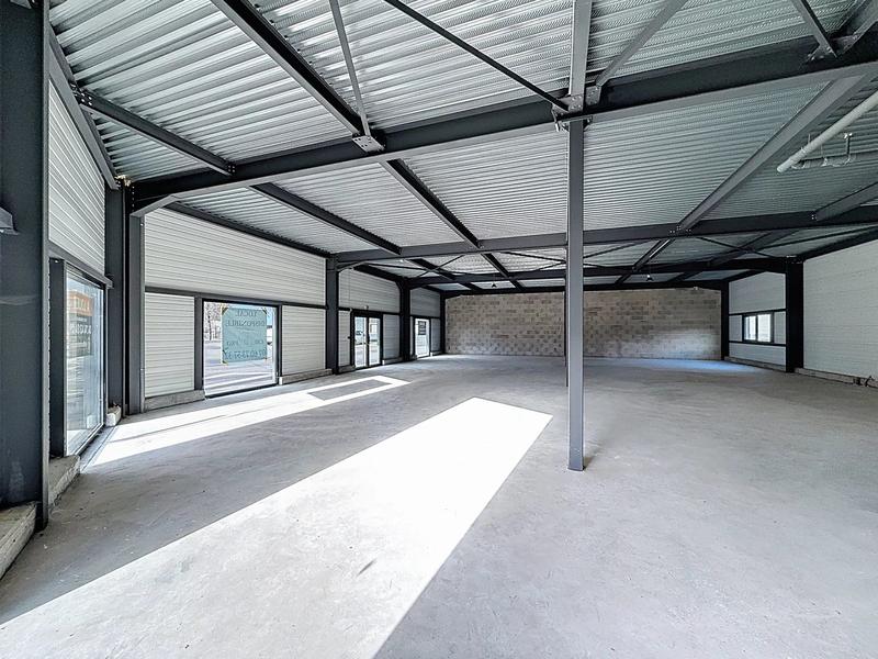 Bureau - 448 m² - 2 pièces