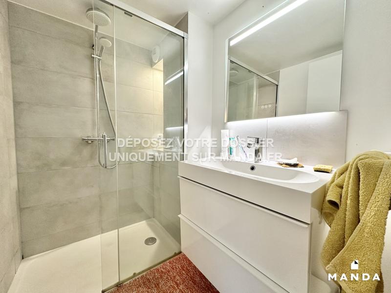 Chambre - 12 m² - 10 pièces