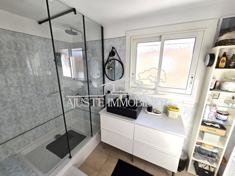 Maison - 99 m² - 5 pièces