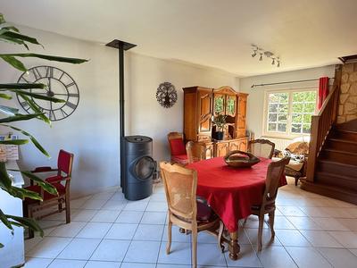 Maison traditionnelle - 98 m² - 5 pièces