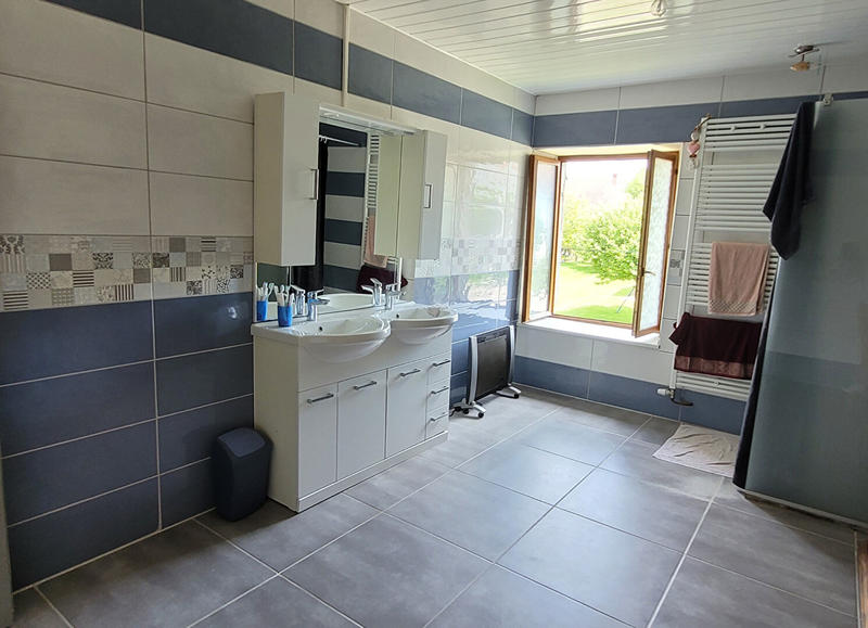 Maison - 251 m² - 8 pièces