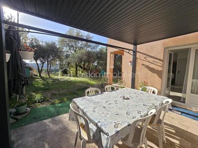 Maison jumelée - 92 m² - 4 pièces