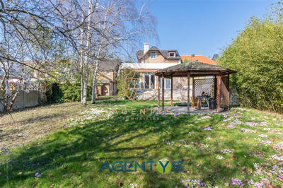 Maison - 80 m² - 10 pièces