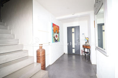 Maison - 198 m² - 6 pièces