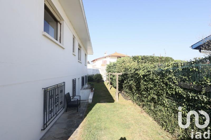 Maison - 234 m² - 8 pièces