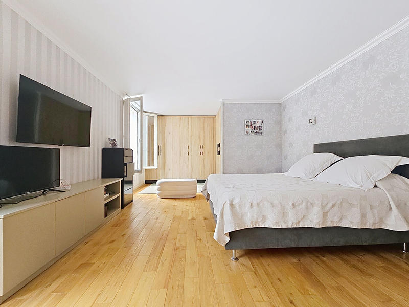 Appartement - 168 m² - 5 pièces