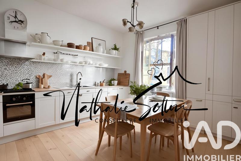 Maison - 250 m² - 13 pièces