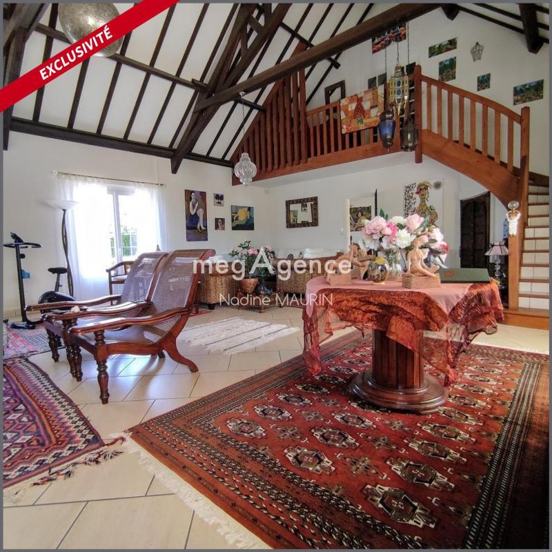 Maison traditionnelle - 271 m² - 8 pièces